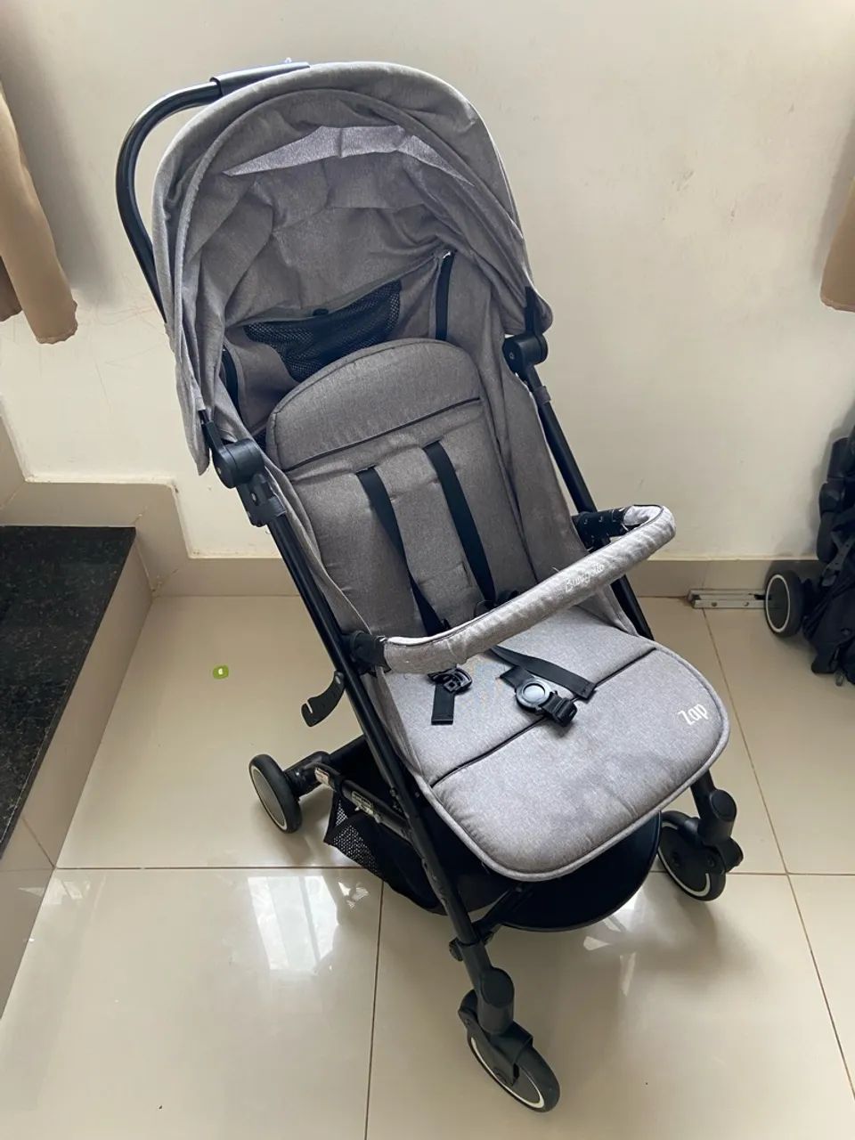 Carrinho de bebe compacto - Foto 2