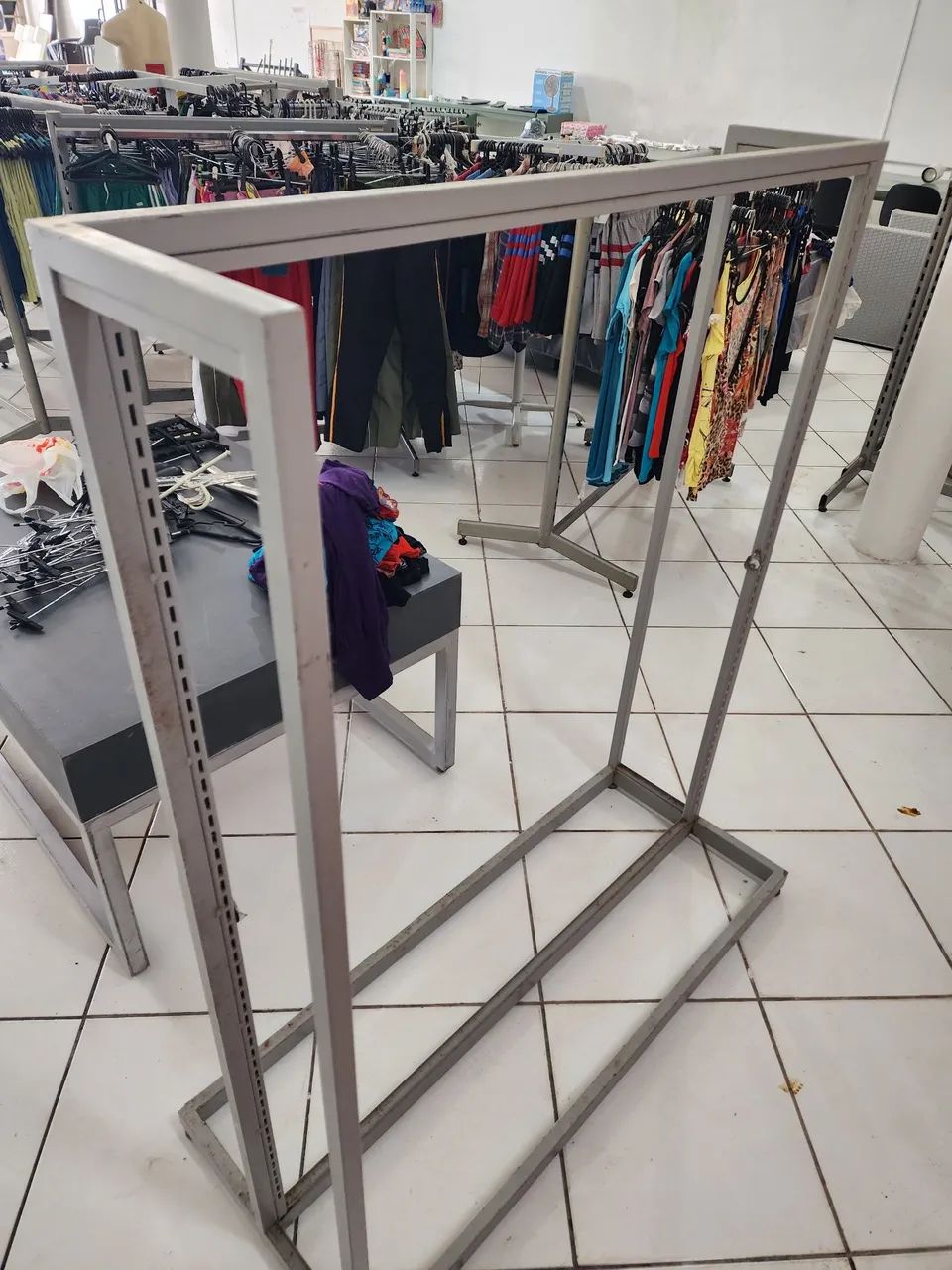 Araras para loja de roupas  - Foto 2