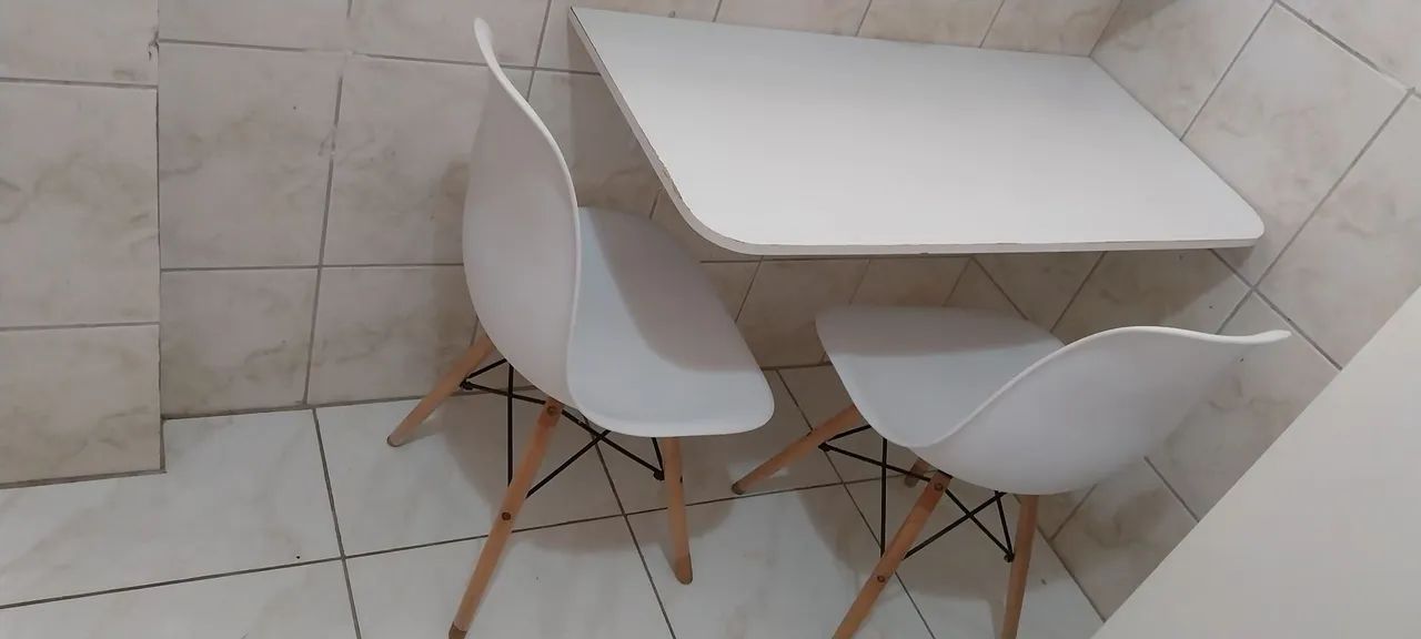 Mesa com cadeiras 