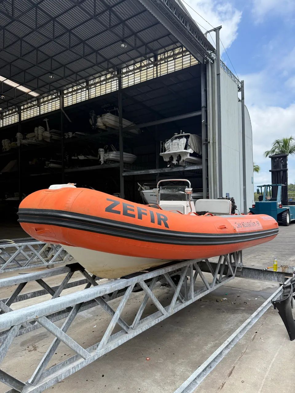 Bote inflável Zefir 4.2m, motor Mercury 60hp - Foto 2