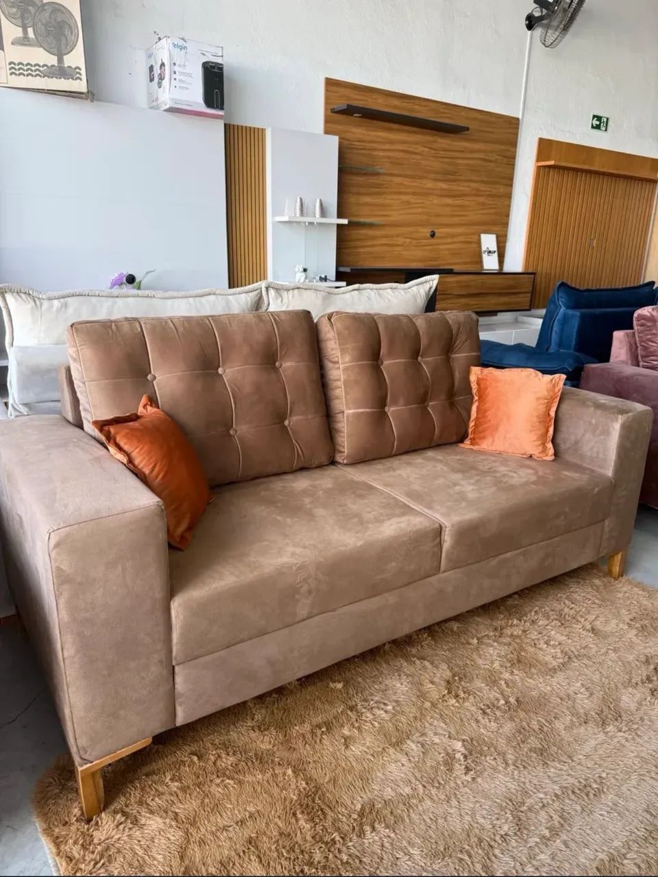 Sofa Londres 3 lugares no tecido jolie 2 almofadas brinde em Promoção! - Foto 3