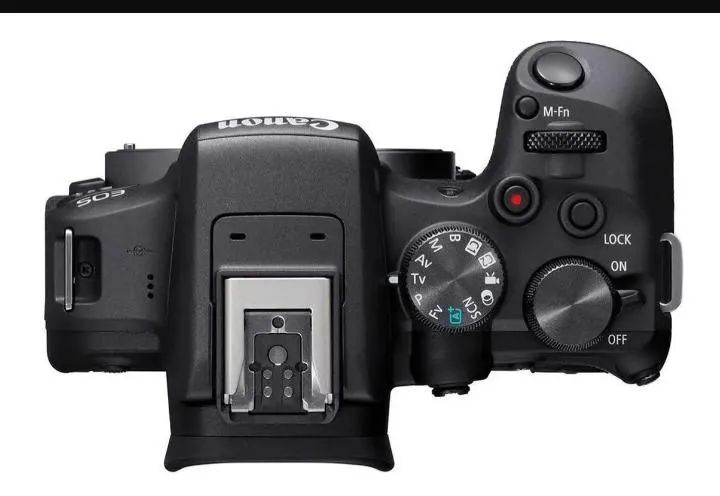 Canon EOS R10 + RF-S 18-150mm 5331C017 sem espelho cor preto