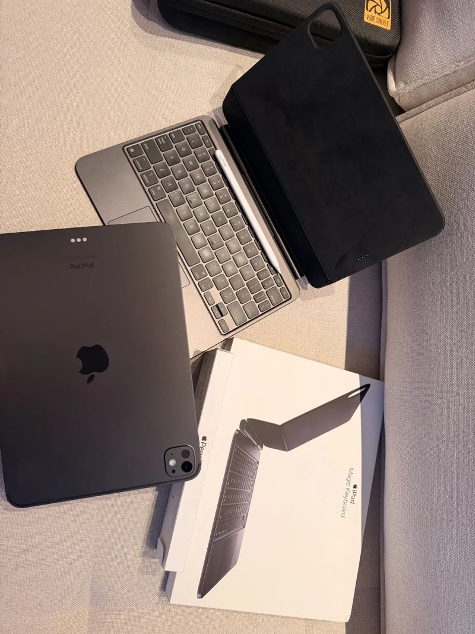iPad Pro 11 M4 256GB + Apple Pencil Pro + Magic Keyboard | Impecável - Foto 3