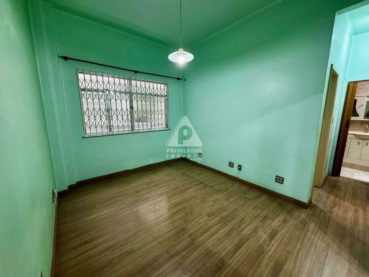Quarto e sala com dependência e área externa - Foto 2