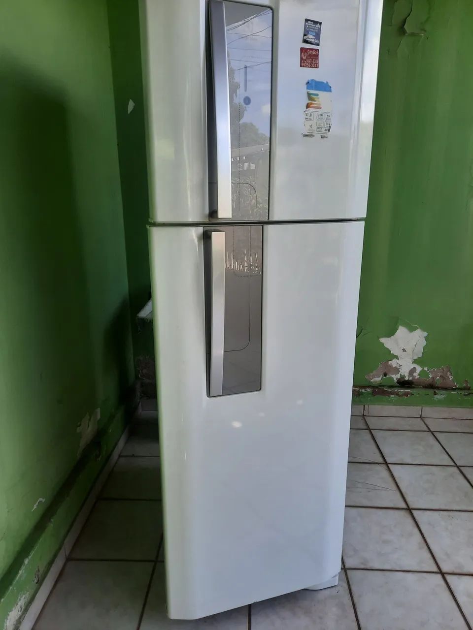 Refrigerador semi novo. Motor queimou - Foto 2
