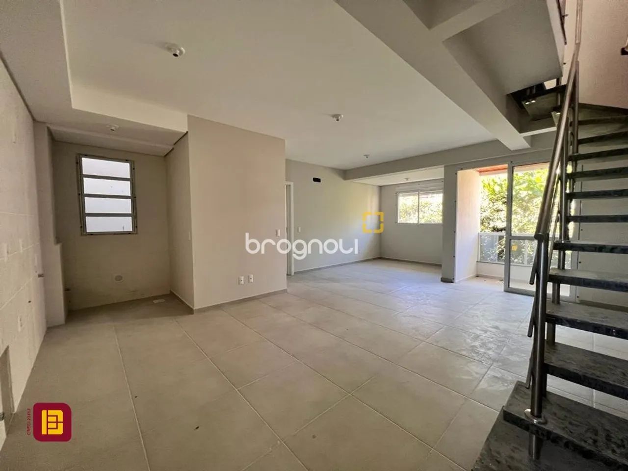 Cobertura duplex nova com 2 suítes, sacada com churrasqueira, Itacorubi, Florianópolis