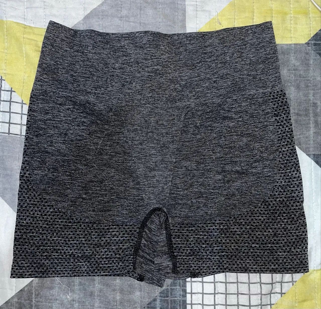 Short cinza P