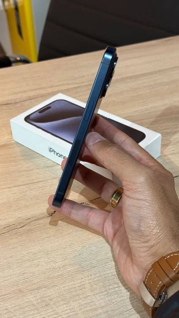 iPhone 15 Pro 256GB Blue Titanium - Loja física! Com 90 dias de