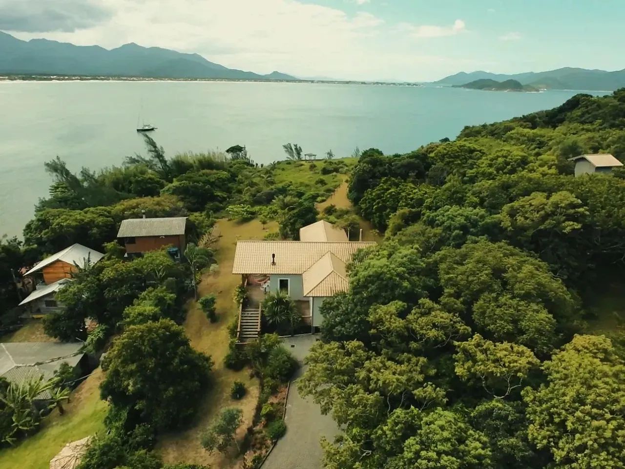 Casa Frente Mar Com Terreno com 16.236m2 - Praia da Pinheira - Foto 3
