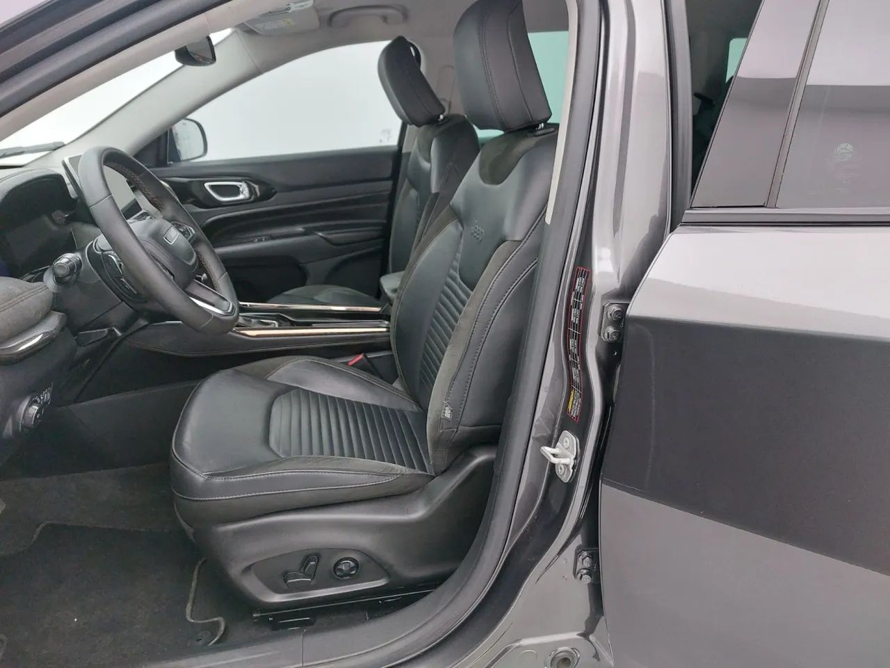Jeep Commander Limited T270 1.3 TB Flex Aut., foto 16 de 18