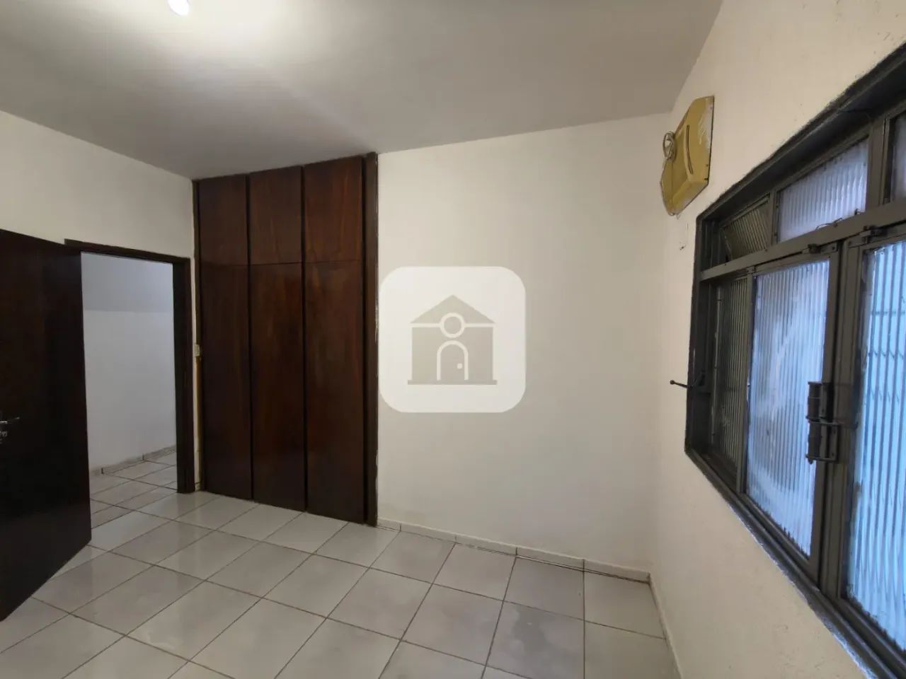 Casa comercial para locação no bairro Centro - Foto 2