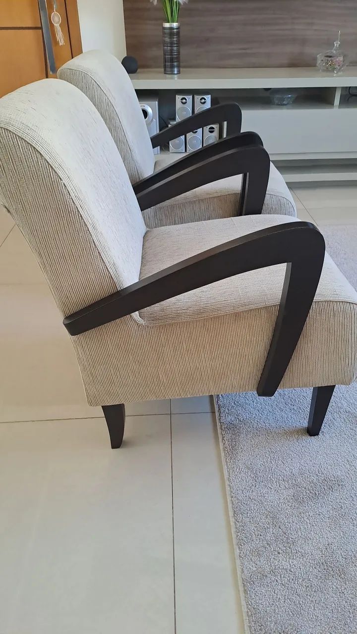 Poltrona estofada de sala de estar