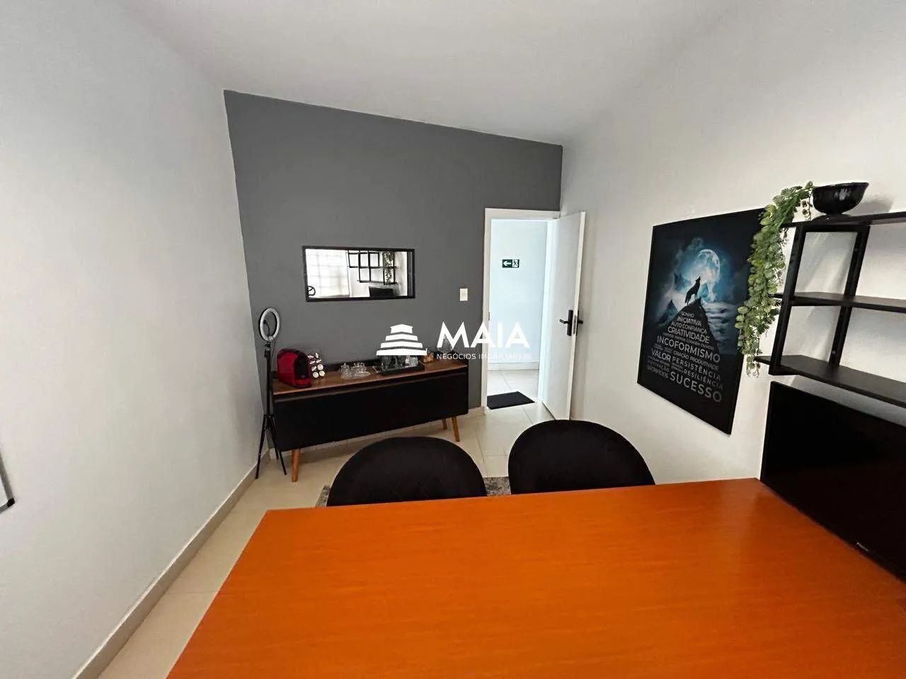 Sala mobiliada para alugar na Av Guilherme Ferreira - Foto 2