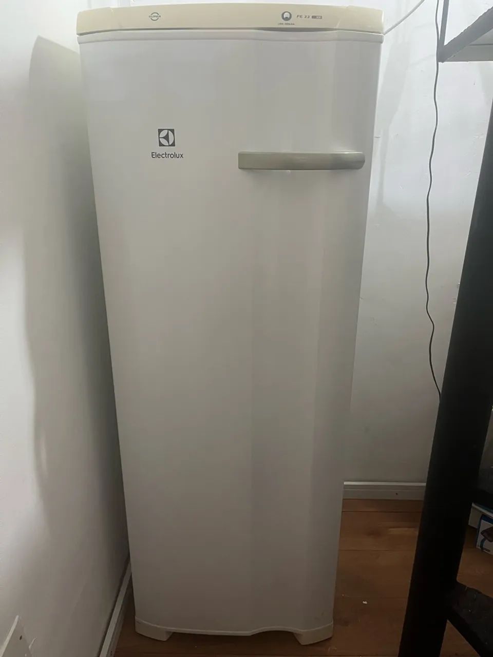 Freezer Vertical Electrolux FE22 - 215L - Foto 2