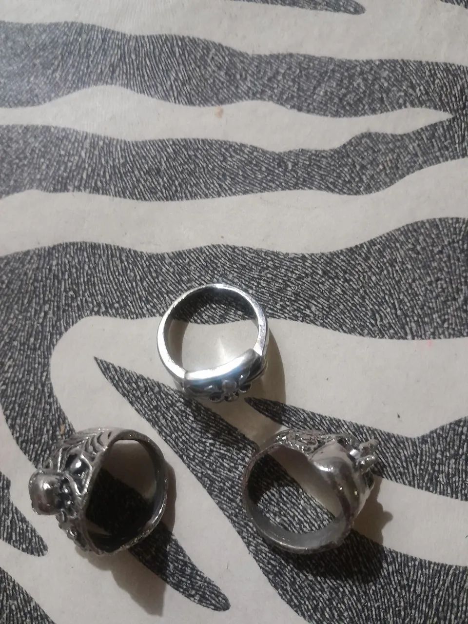 3 Anéis de metal - aranha ?,  caveira,  cruz - Foto 3