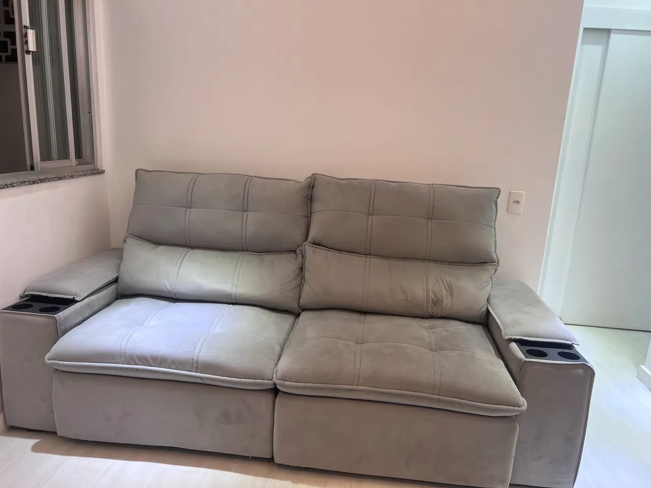Sofá retrátil cinza  - Foto 3