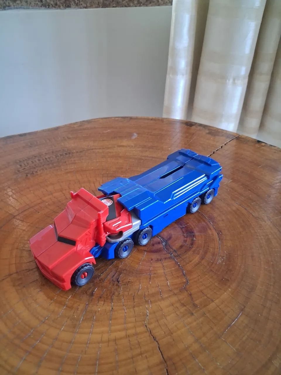 Boneco Transformers Optimus - Foto 2