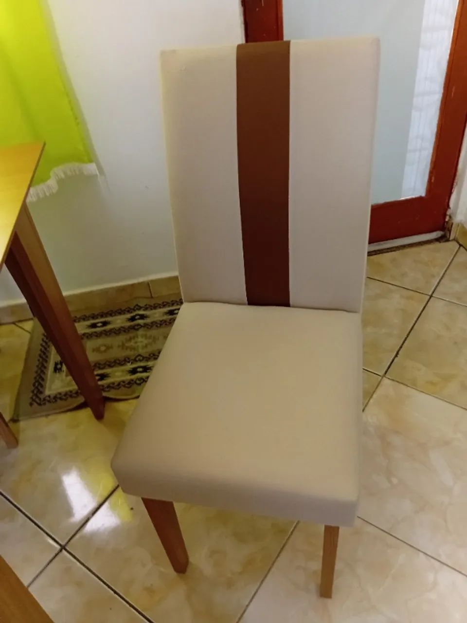 Mesa de jantar  1,20 X 90 cm , com 4 cadeiras. - Foto 3