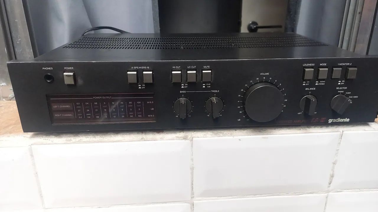 Amplificador gradiente modelo ia2 esotech  - Foto 4