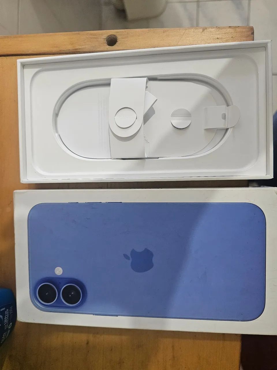 Vendo Caixa VAZIA iphone 16 plus - Foto 2