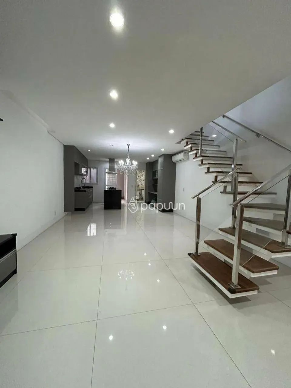 Casa em Vila Fechada 323m² com 3 Suítes, Jacuzzi e 2 Vagas na Vila Mariana