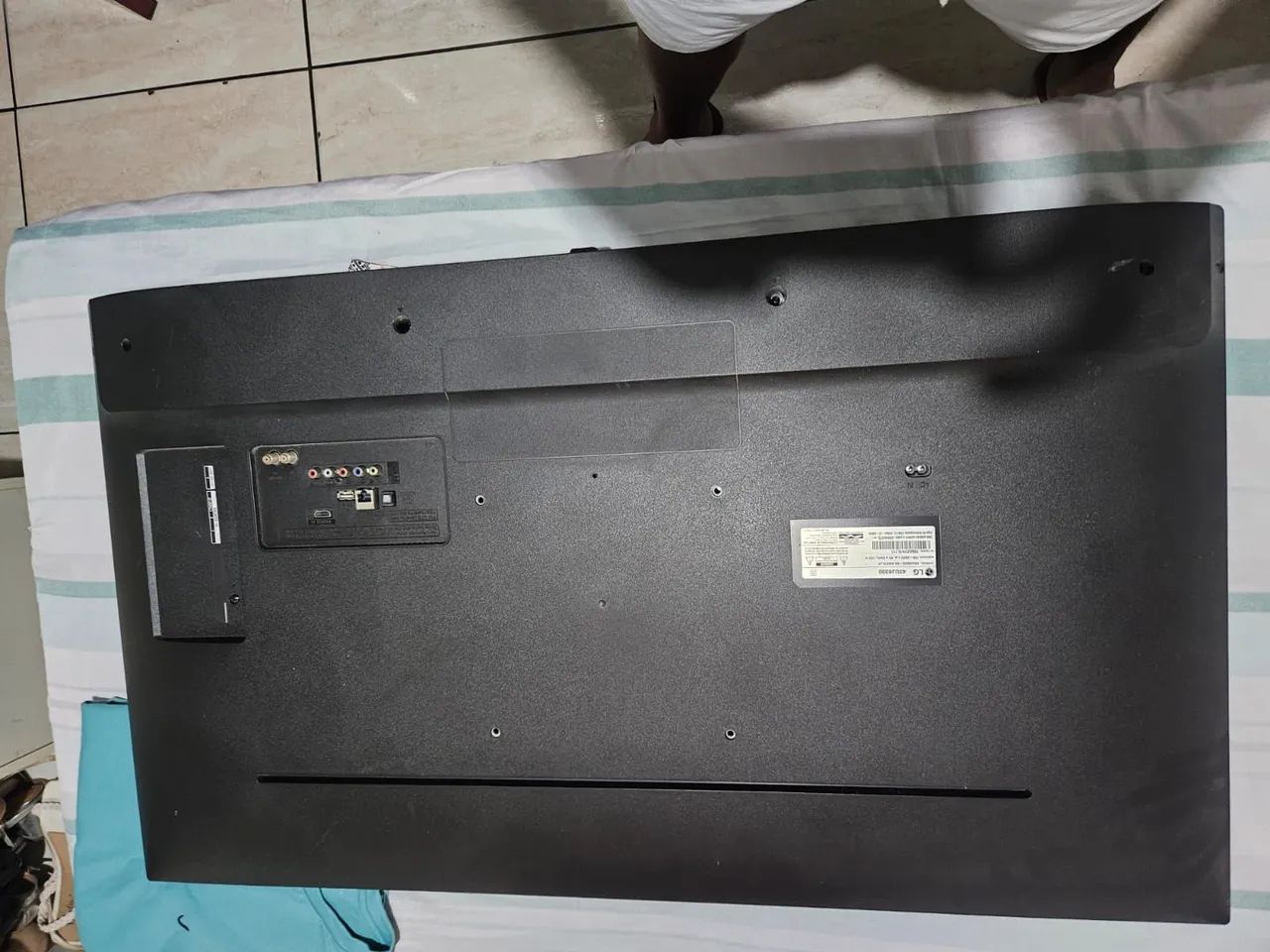 TV 43 polegadas LG para retirada  de peças  - Foto 3