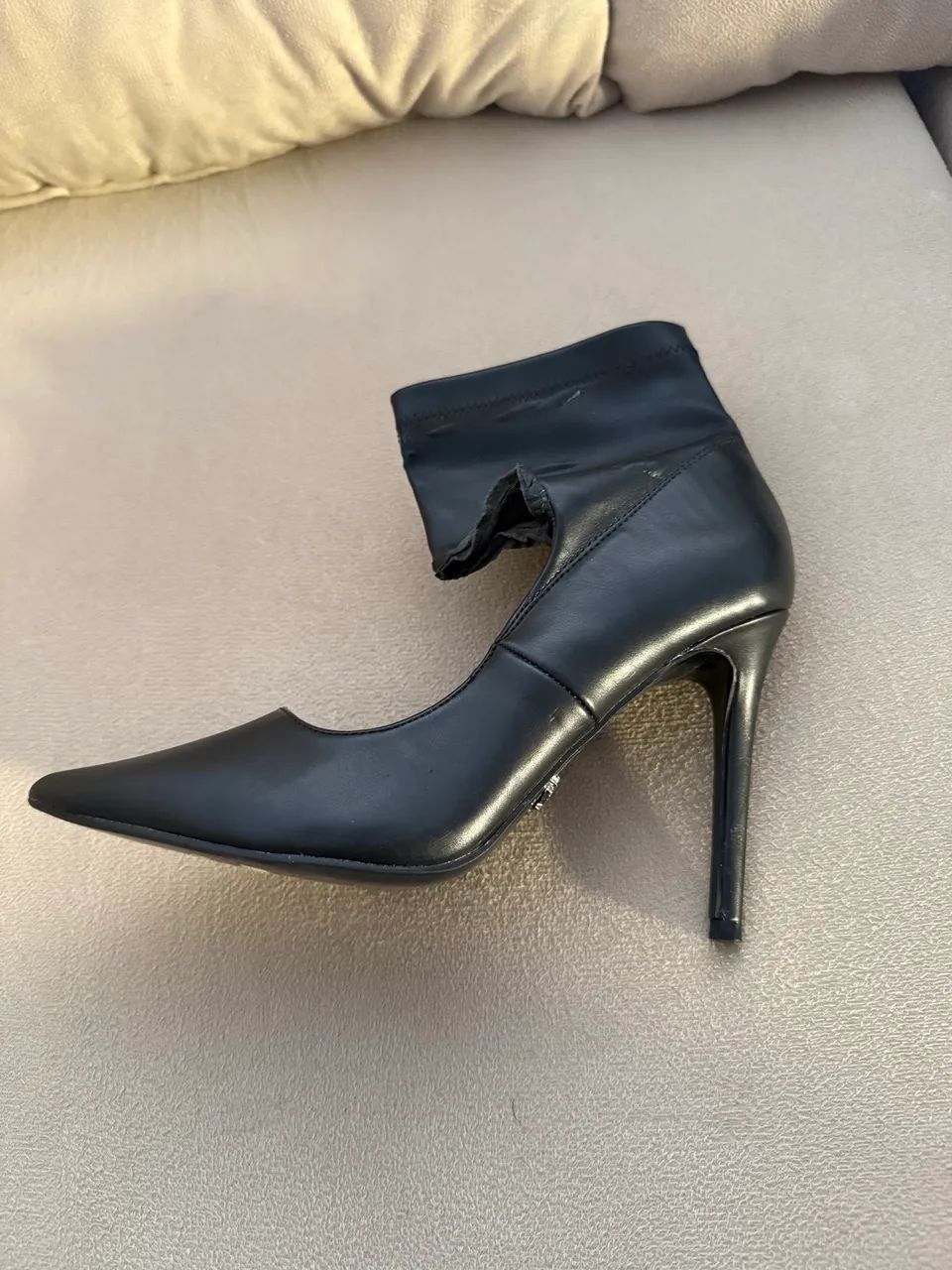 Roupas e sapatos - Foto 4