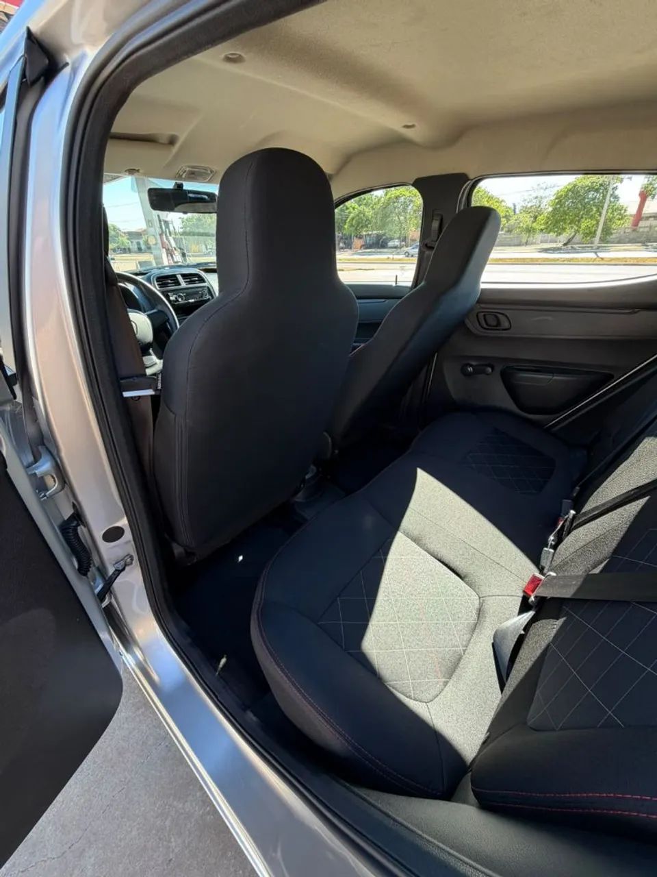 Renault Kwid Zen 1.0 Flex 12V 5P Mec. 2026 - Foto 4
