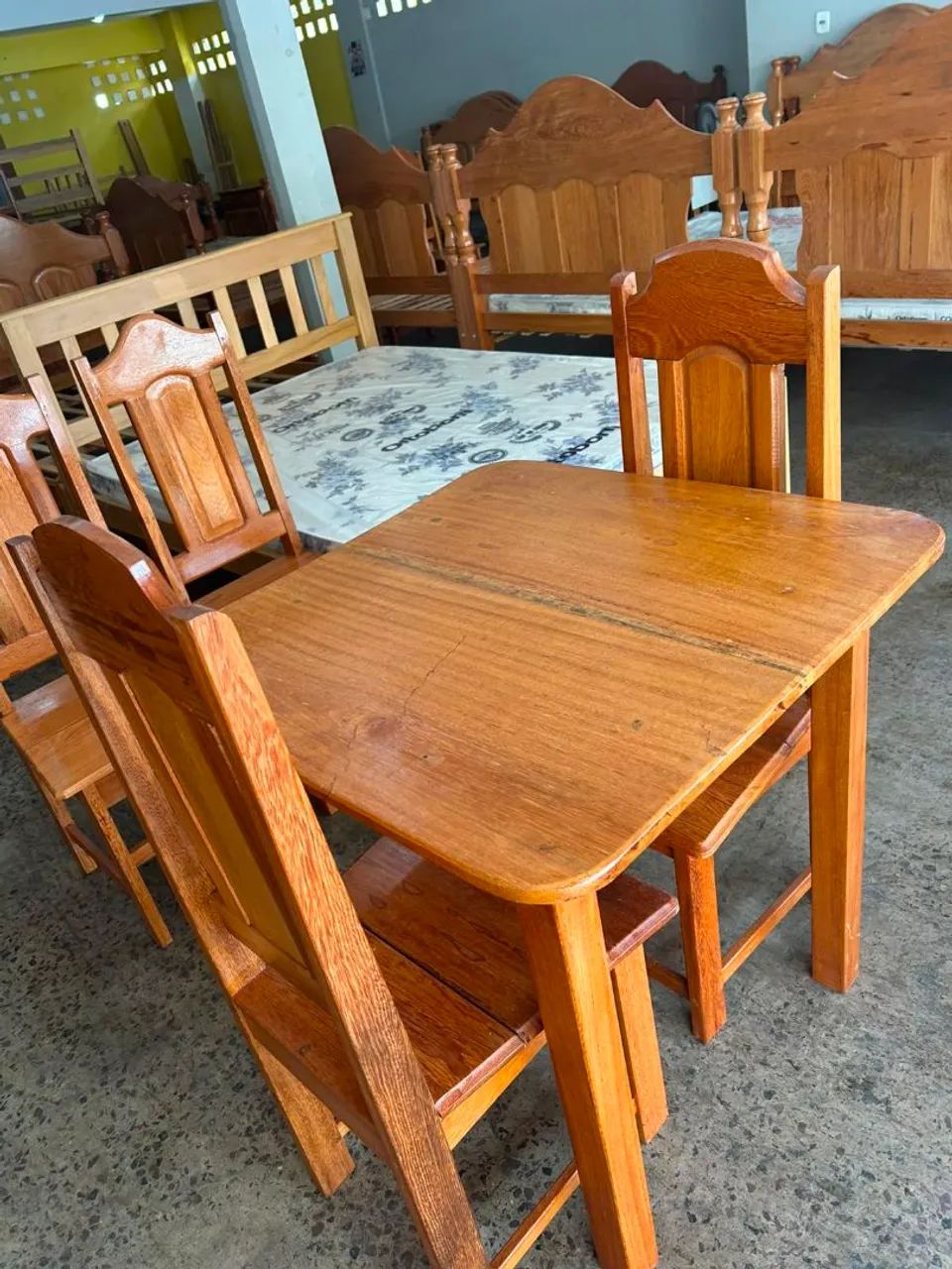 Mesa de jantar 2 cadeiras 