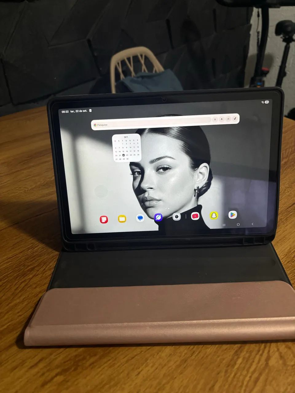 Tablet Samsung quase não usado.