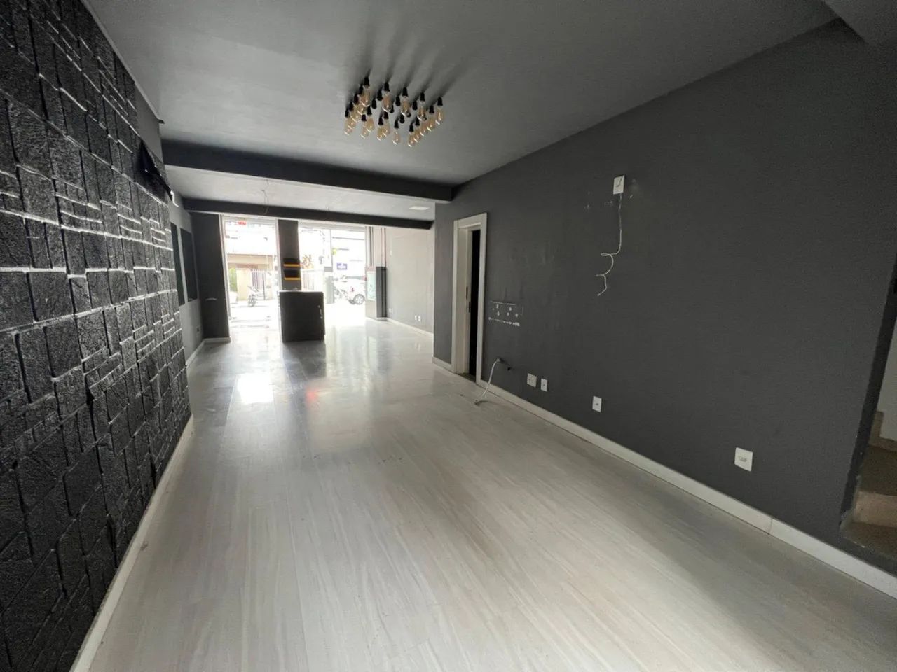 Sala comercial - localizado em Balneário Camboriú / Centro REF: DW649905