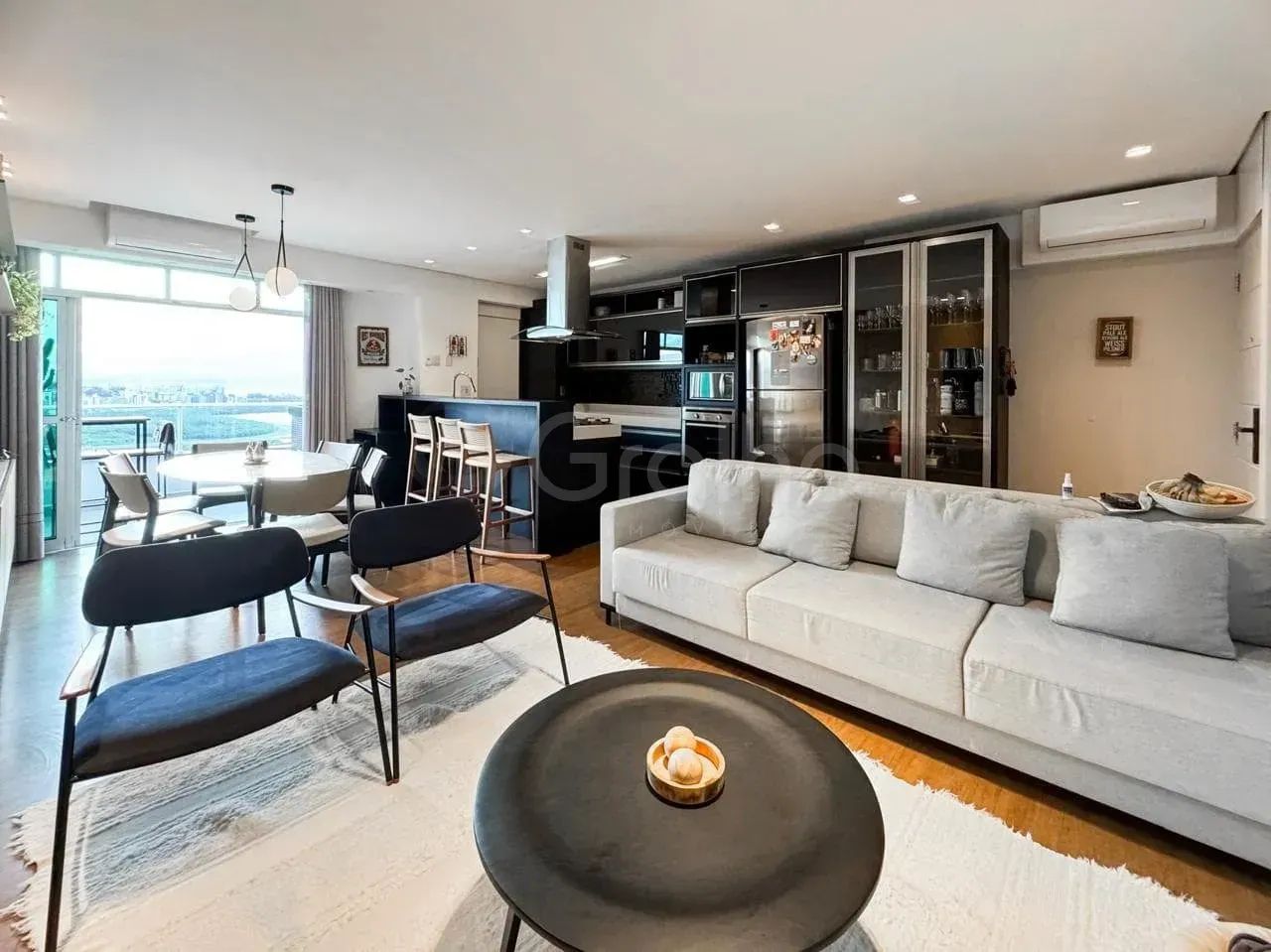 Imóvel para venda possui 125 metros quadrados com 2 quartos em Itacorubi - Florianópolis - - Foto 2