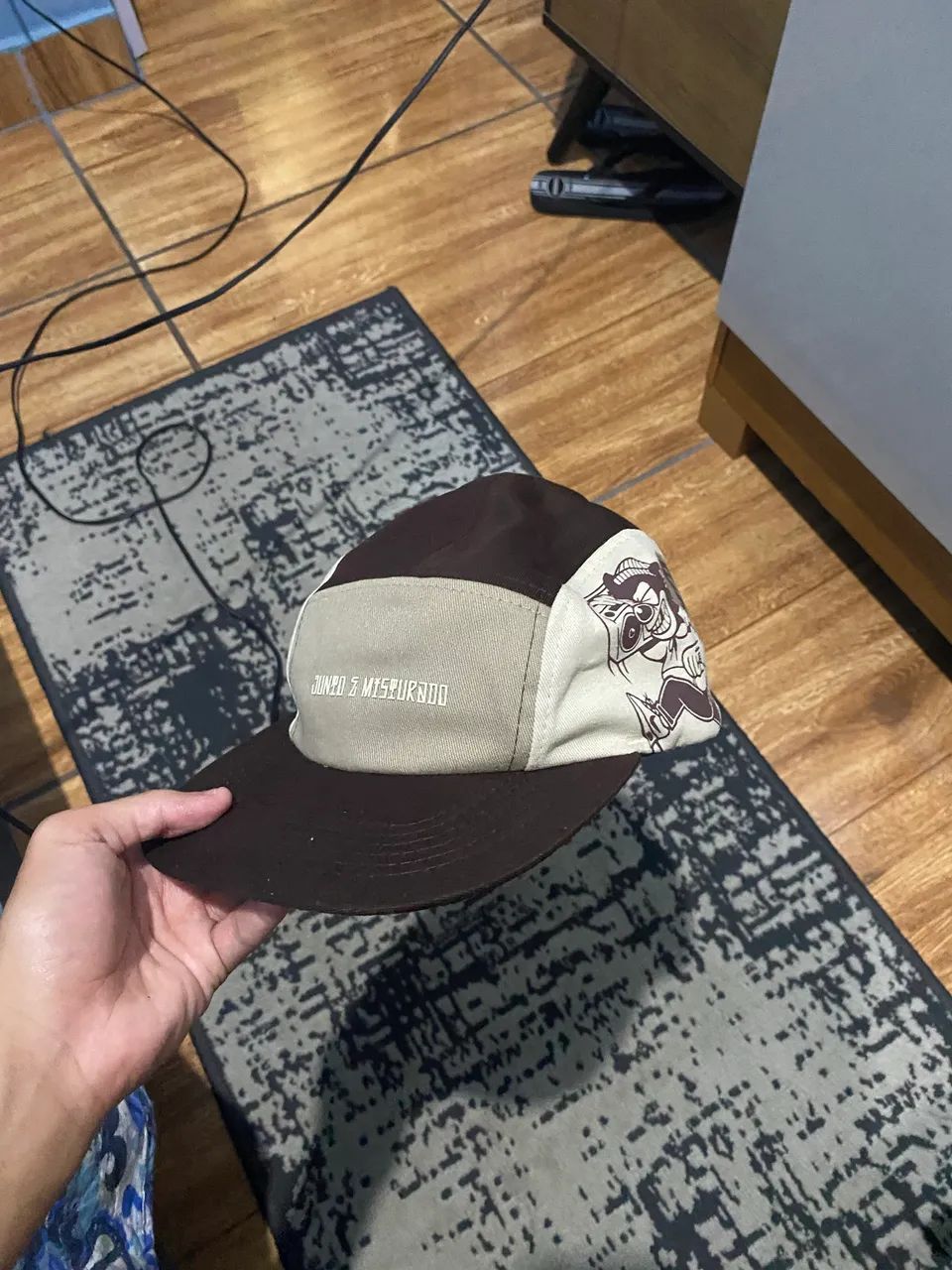 Boné junto e misturado