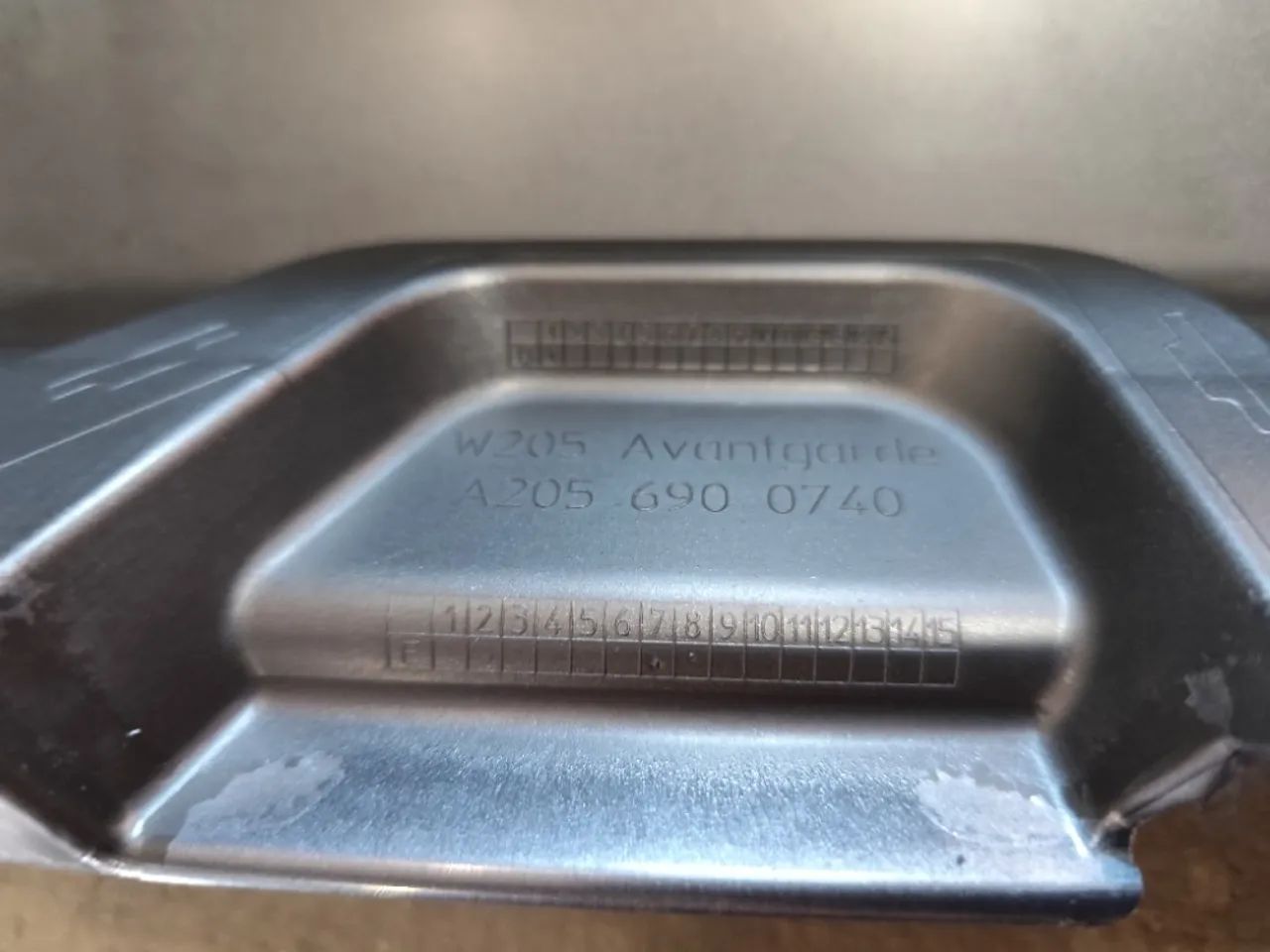 Spoiler Lateral Esquerdo Mercedes Benz C180 1.6 2015 Orig Cinza