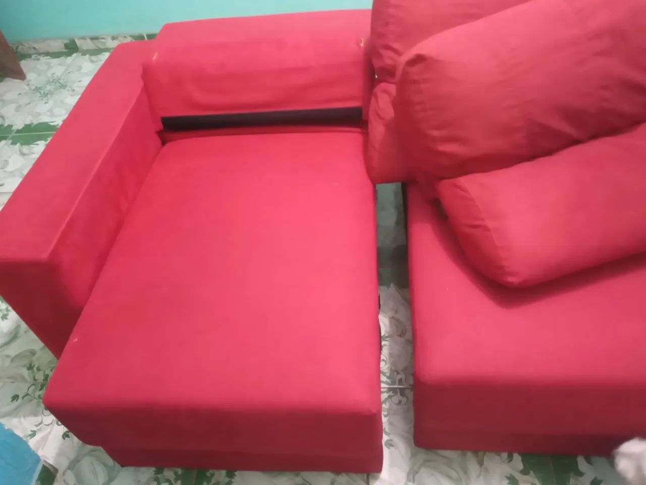 SOFÁ VERMELHO ELEGANTE  - Foto 2