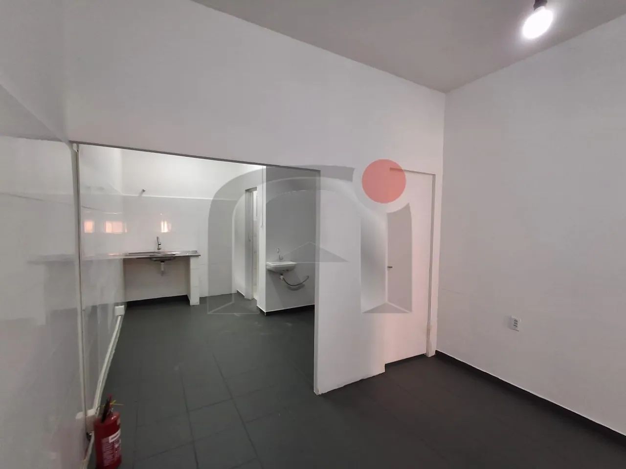 SALÃO EM ÓTIMA LOCALIZAÇÃO - Foto 4
