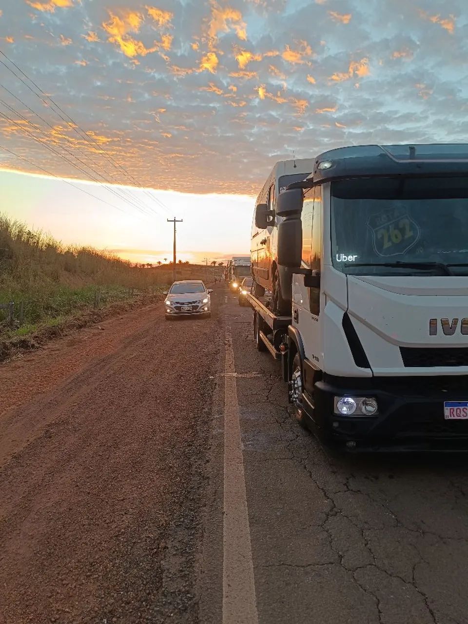 Iveco tector 11 -190 com plataforma e asa Delta helpcar  - Foto 2
