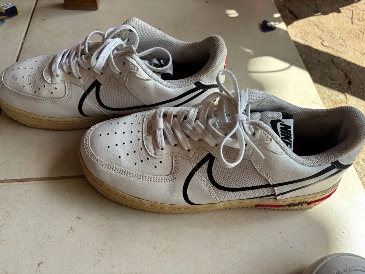 Vando sapatos com numeração de 40 e 42 os dois de marca original  - Foto 2