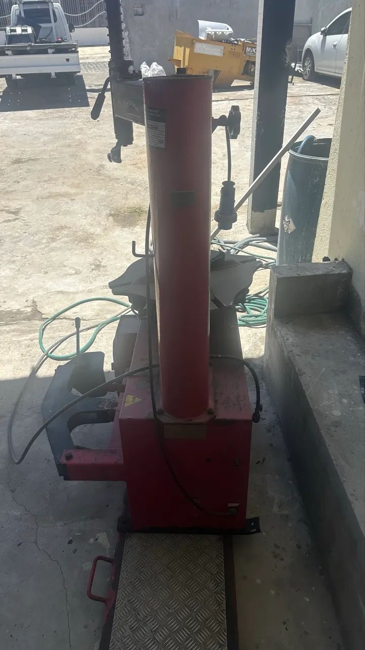 Balanceadora de pneus e desebeicadora de rodas  - Foto 2