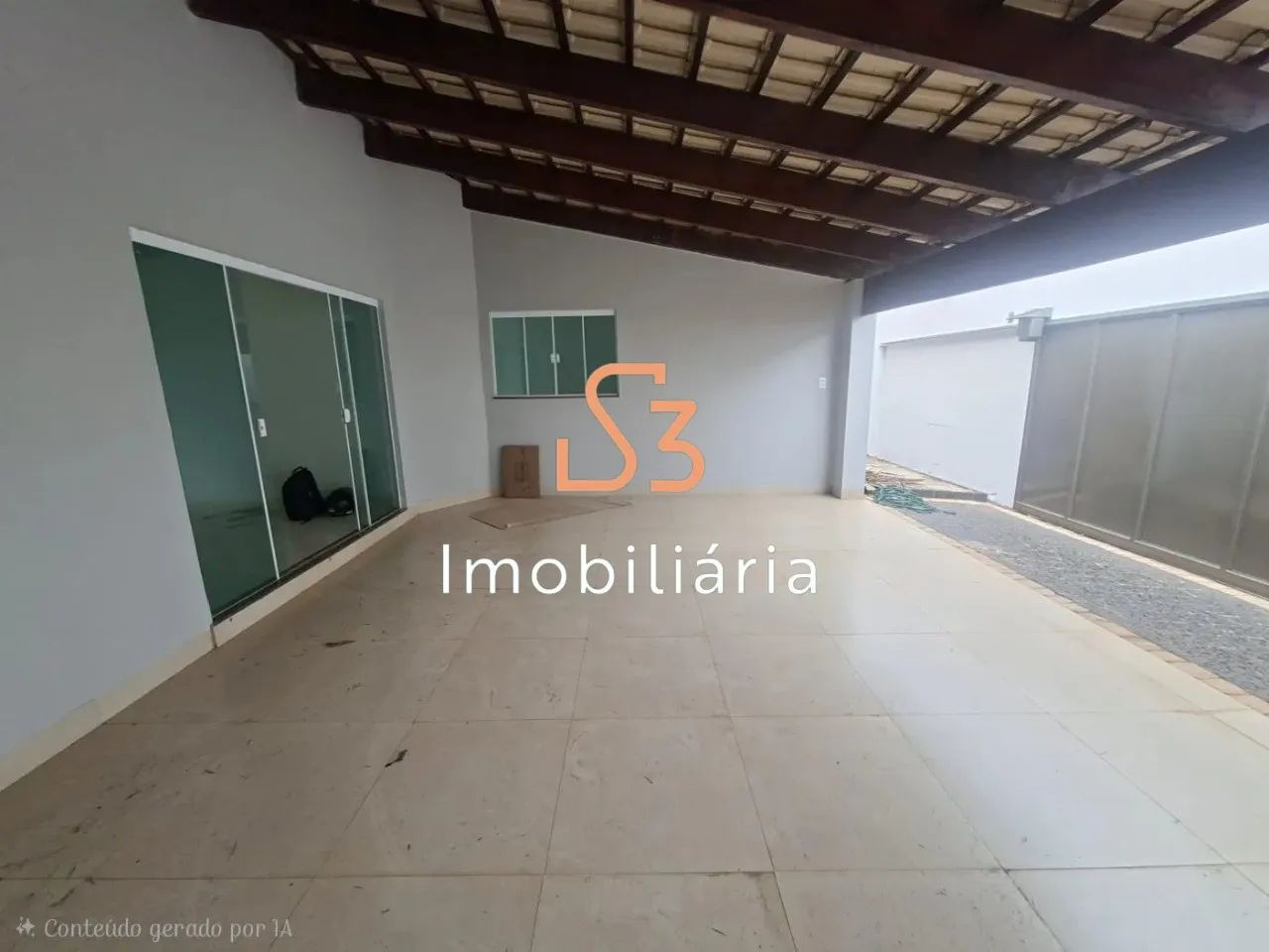 Imperdível: Casa de 3 quartos e 3 suítes no bairro Granada, Uberlândia-MG, com 2 salas, 2 