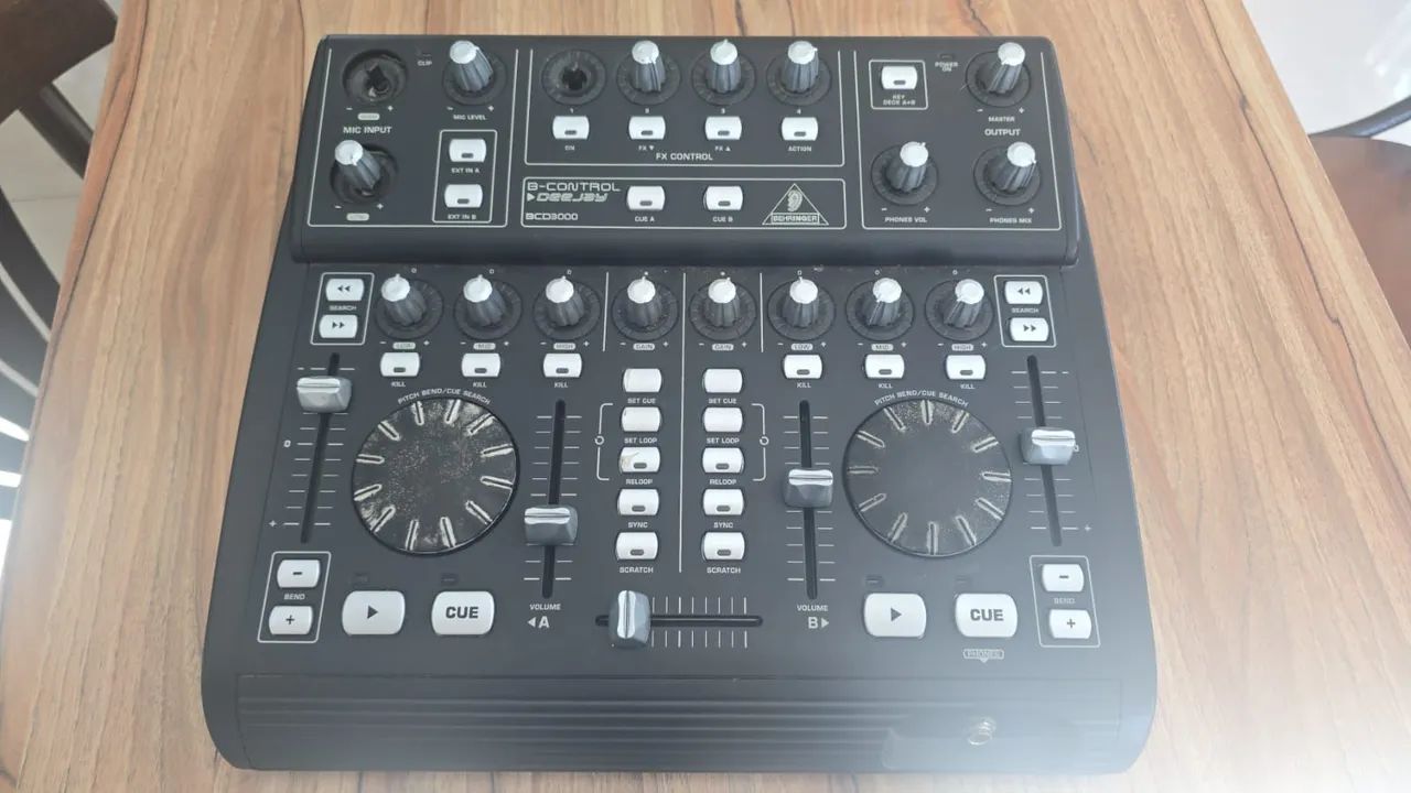 Mesa DJ Behringer bcd3000