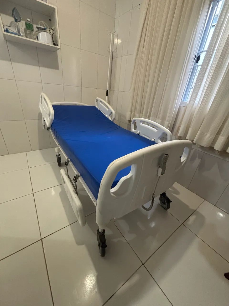Cama de hospital Motorizada
