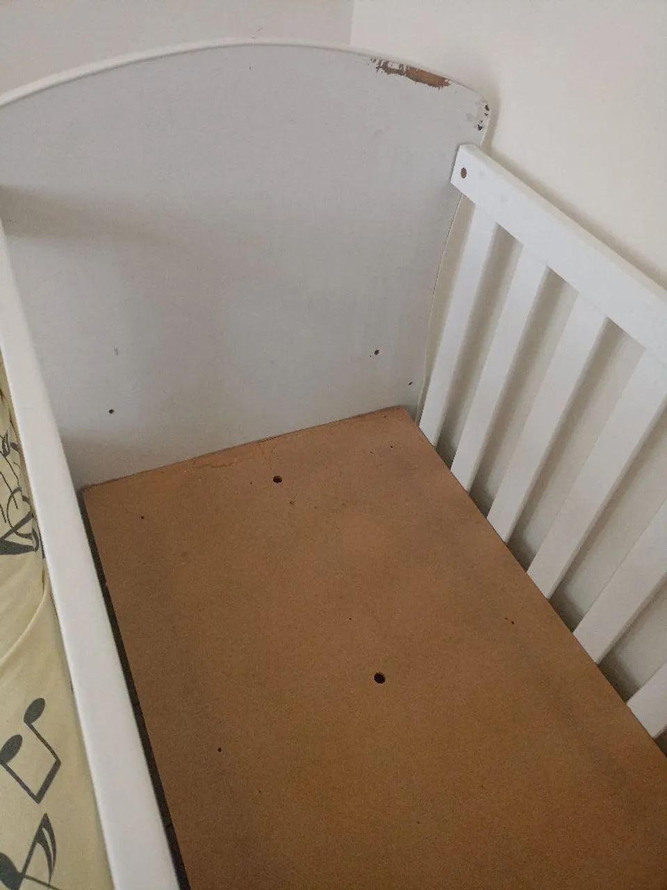 Selling crib and changing table65570168086659123