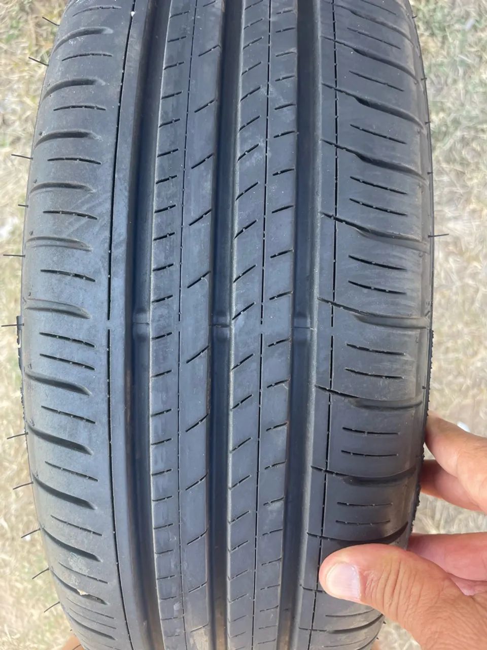 Pneu ? Dunlop 185/60/15 