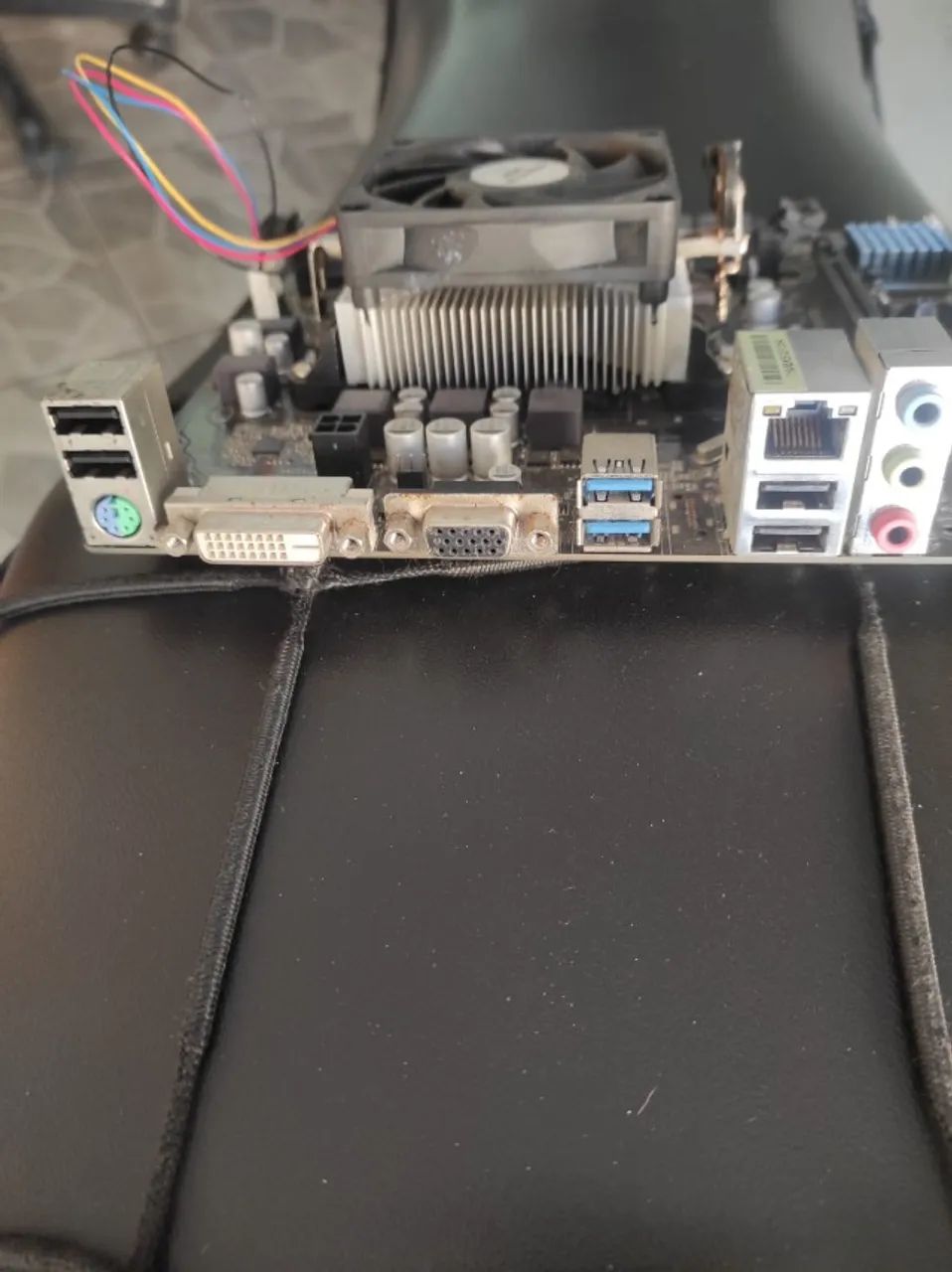 Placa Mãe FM2+ A68M-DG3+ DDR3 - Usa APU A6 A8 A10 - 100% Testada