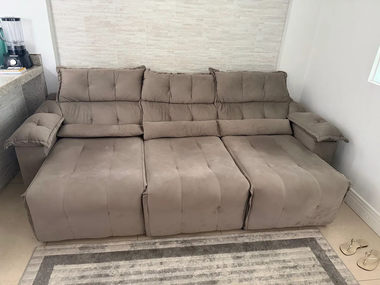 Sofá retrátil reclinável 