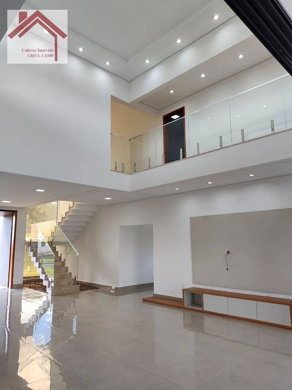 Casa de Condomínio em Araçoiaba da Serra, 4 Suítes, 450m²