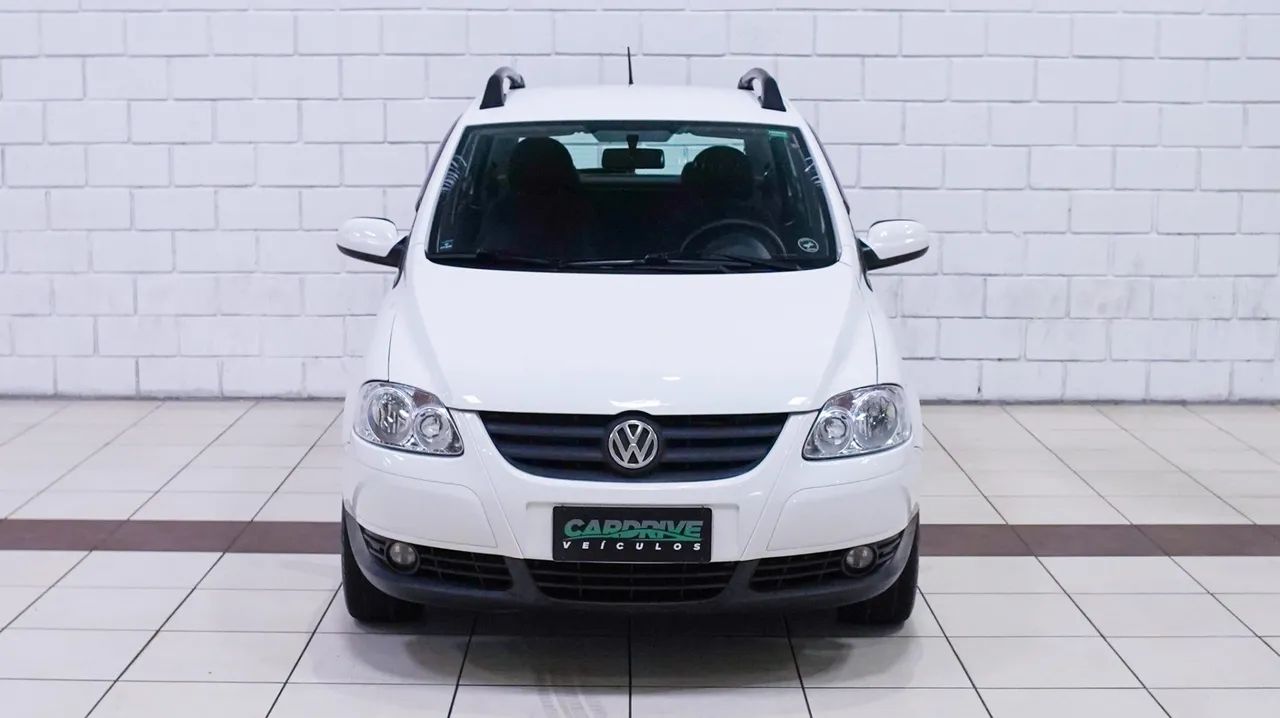Volkswagen Fox 1.0 MI Total Flex 8V 5P 2010 - Foto 2