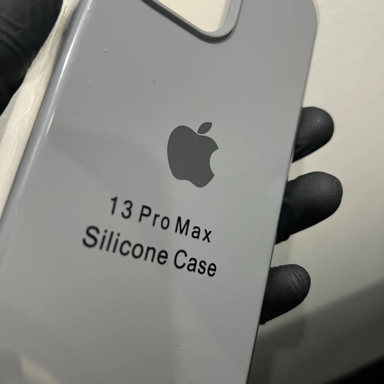 capinha iphone 13 pro max cinza silicone - Foto 5