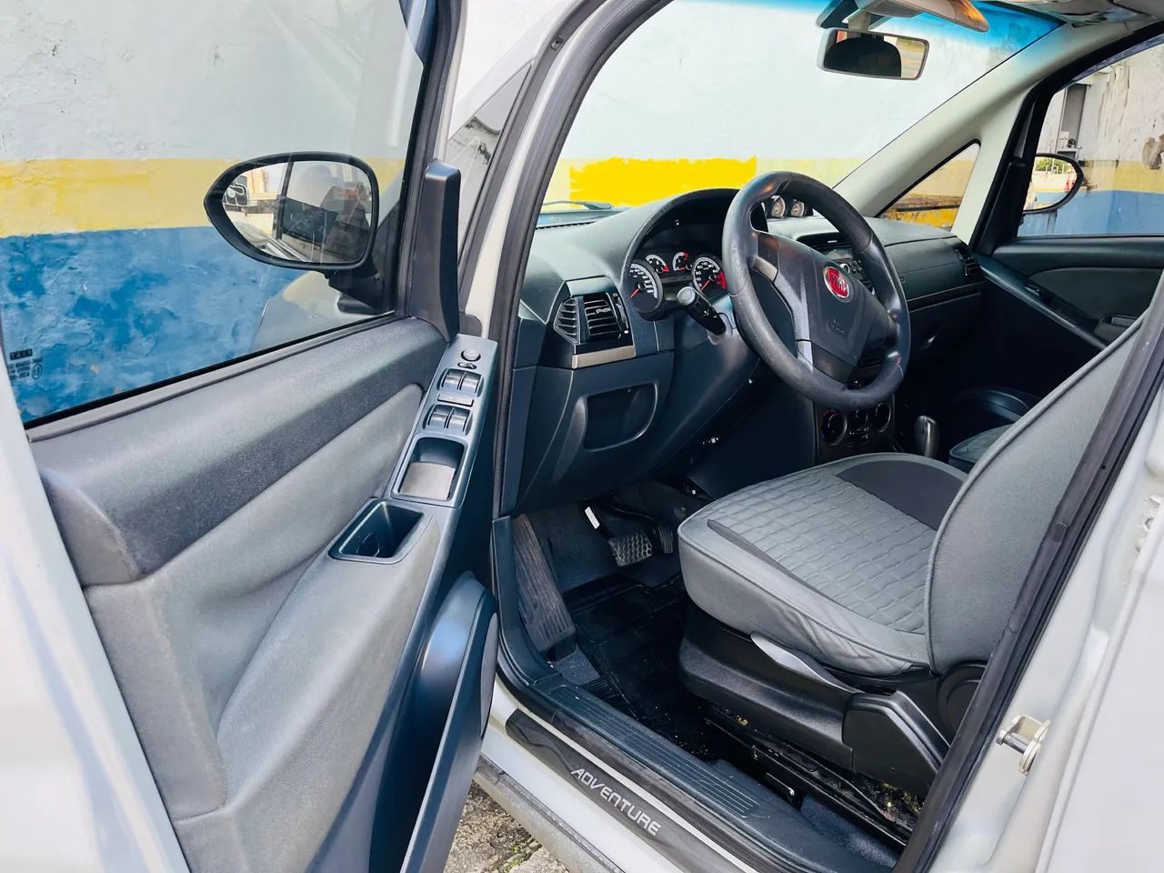 Fiat Idea Adv./ Adv.lock.dualogic 1.8 Flex 5P 2013 - Foto 4